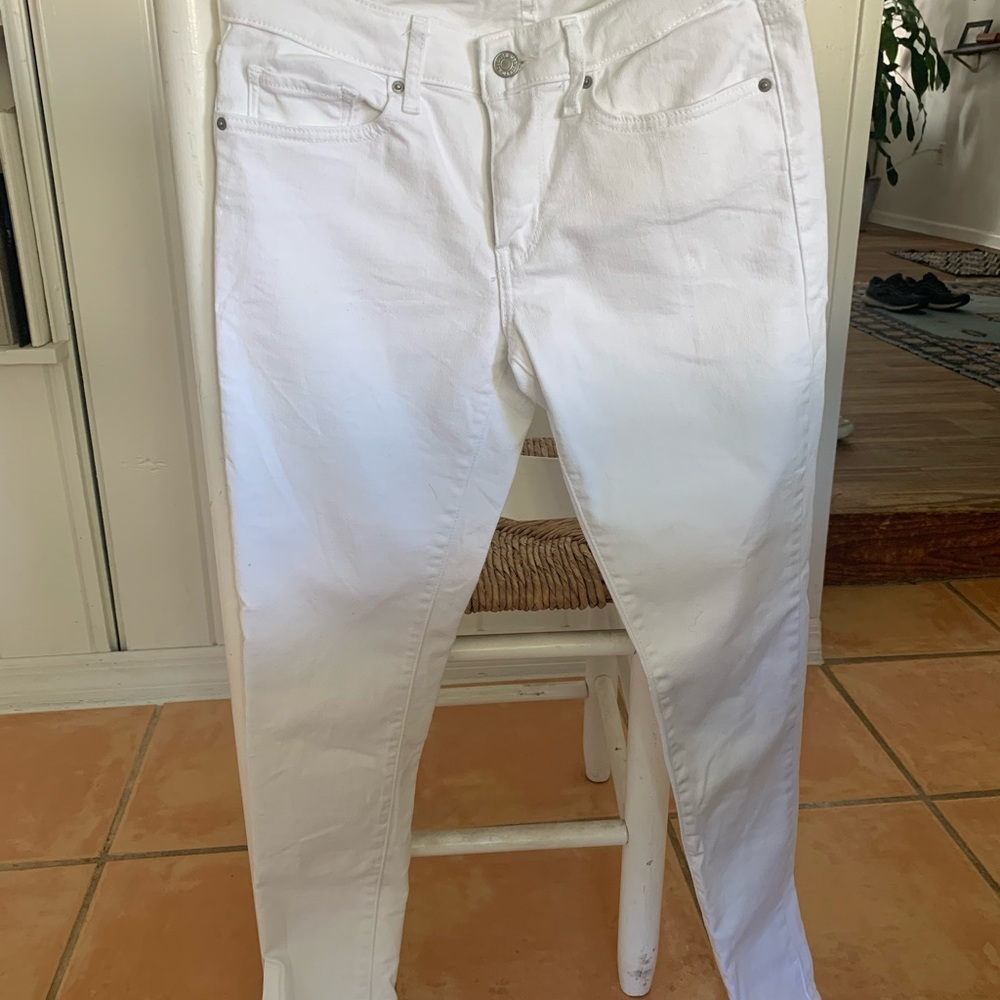 Levi’s 711 Skinny Jeans